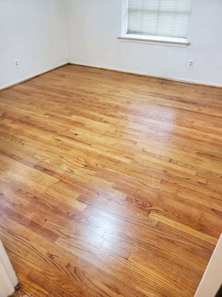 Building Photo - 601 Cliffside Dr