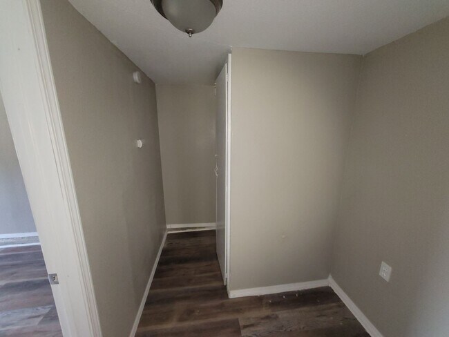 Building Photo - 4904 NW 29th St