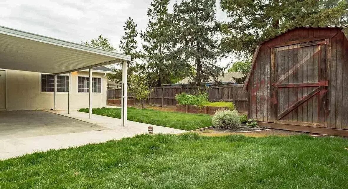 Backyard with Barn - 2355 Geraldine Dr