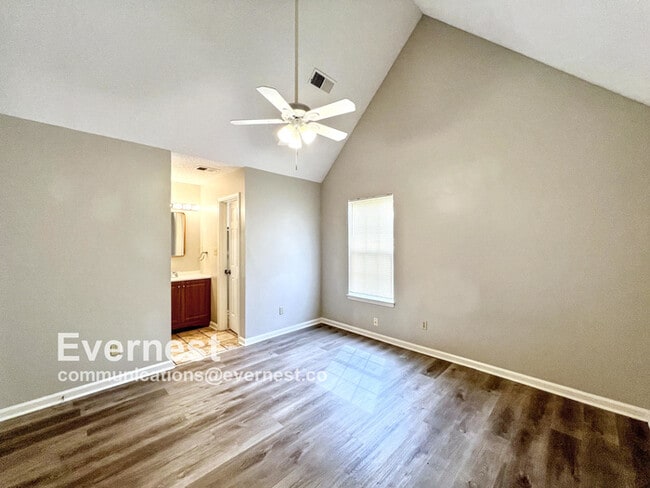 Building Photo - 7091 Foxhall Dr