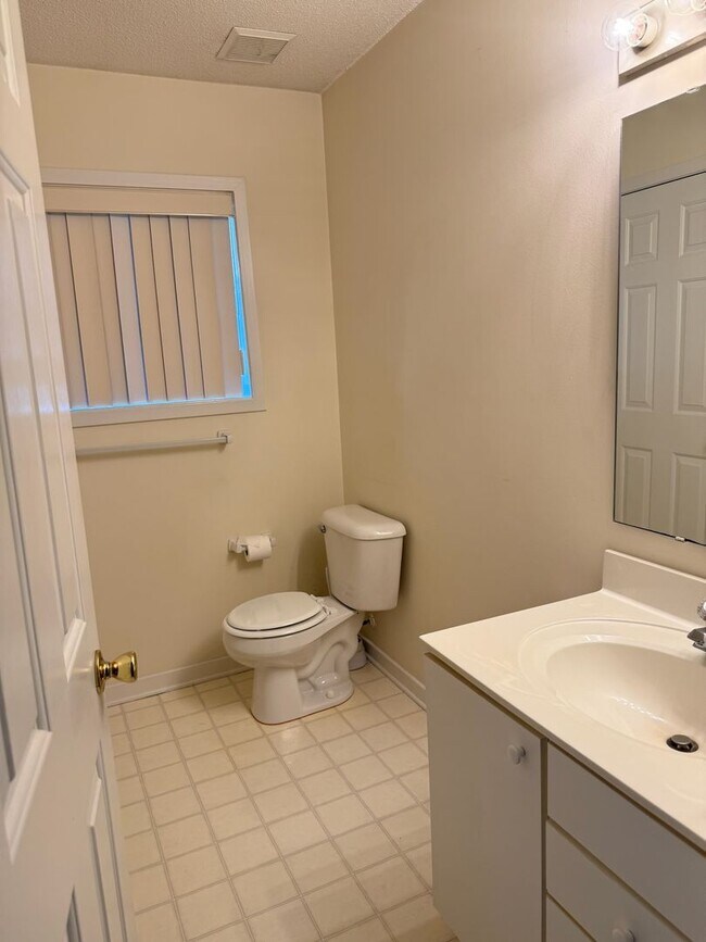 Building Photo - 311 Smugglers Ct