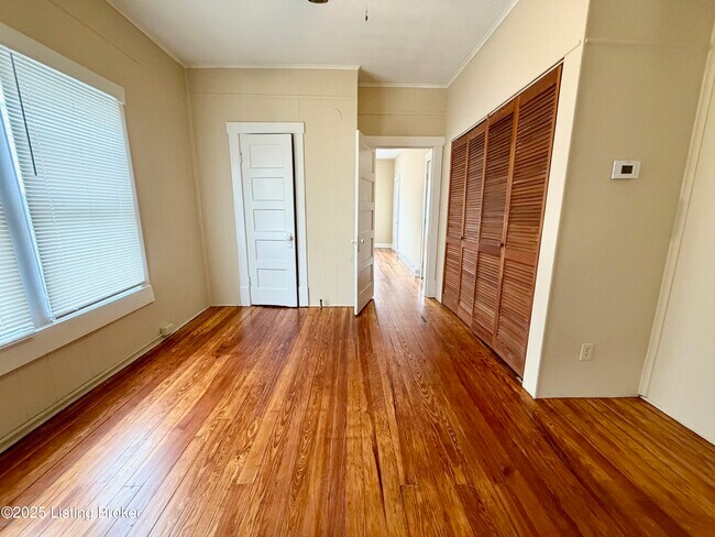 Building Photo - 1907 Payne St