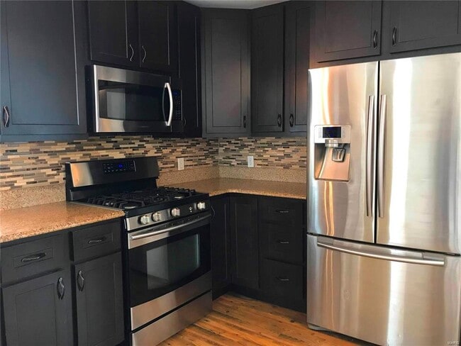 Building Photo - 360 Old Meramec Station Rd.