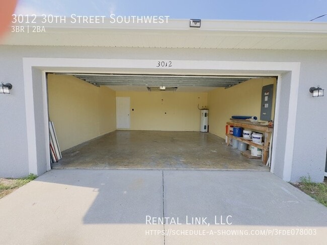 Building Photo - 3012 30th St SW