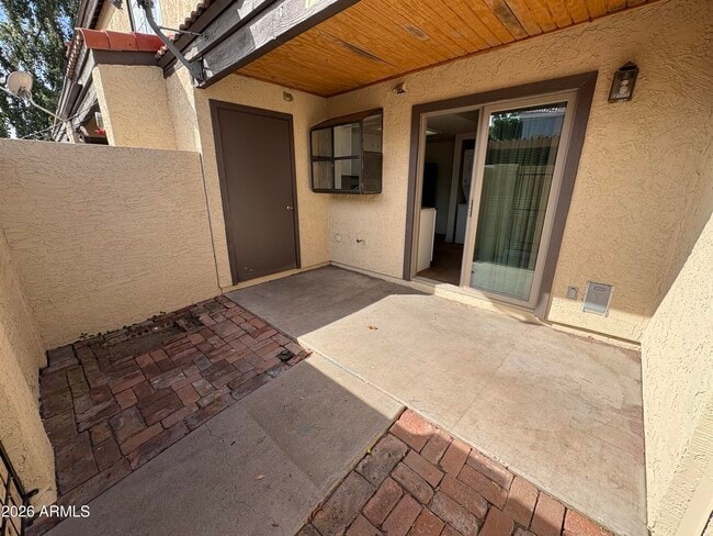 Building Photo - 3719 E Inverness Ave