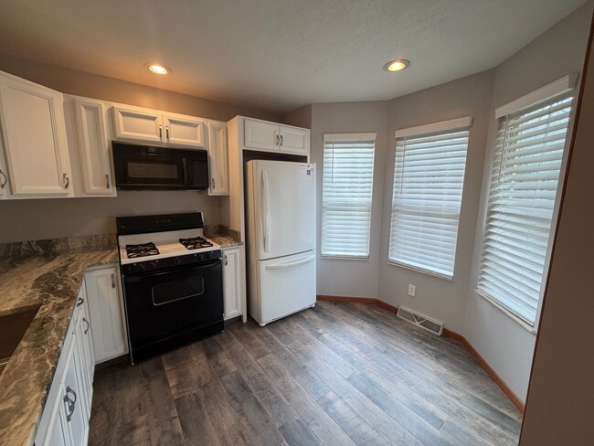 Building Photo - 6913 Tippecanoe Rd