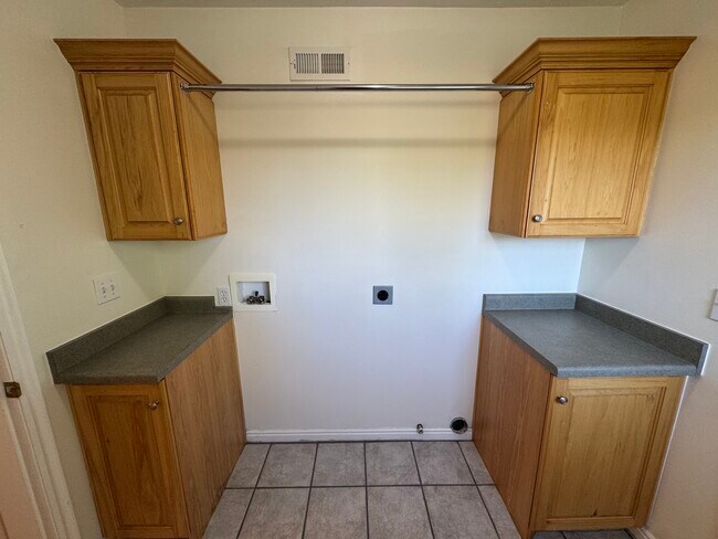 Building Photo - 156 W 100 S
