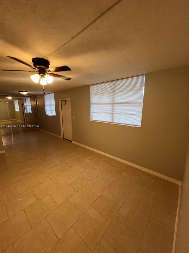 Building Photo - 1515 NE 125th Terrace