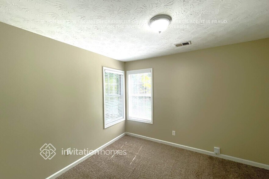 Building Photo - 820 Cambridge Creek Dr SW