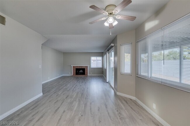 Building Photo - 2340 Belvedere Dr