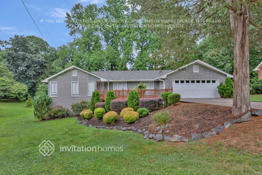 Building Photo - 4031 Linda Ln SW