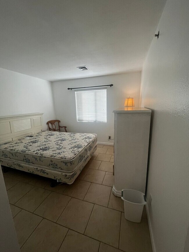 Building Photo - Unfurnished 2 bedroom 2 bath long term rental