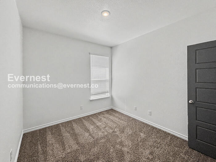 Building Photo - 737 Freedom Cir