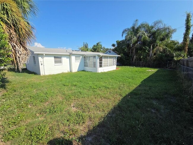 Building Photo - 3513 Westchester Dr
