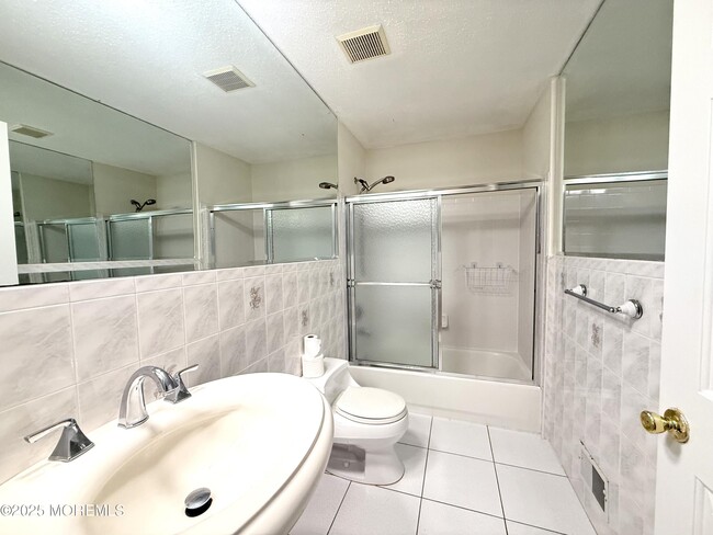 Building Photo - 28 Warbler Rd