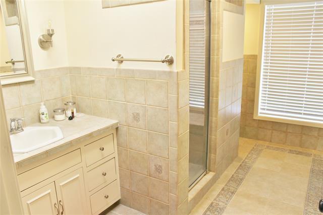 Building Photo - 6910 Casa Loma Ave