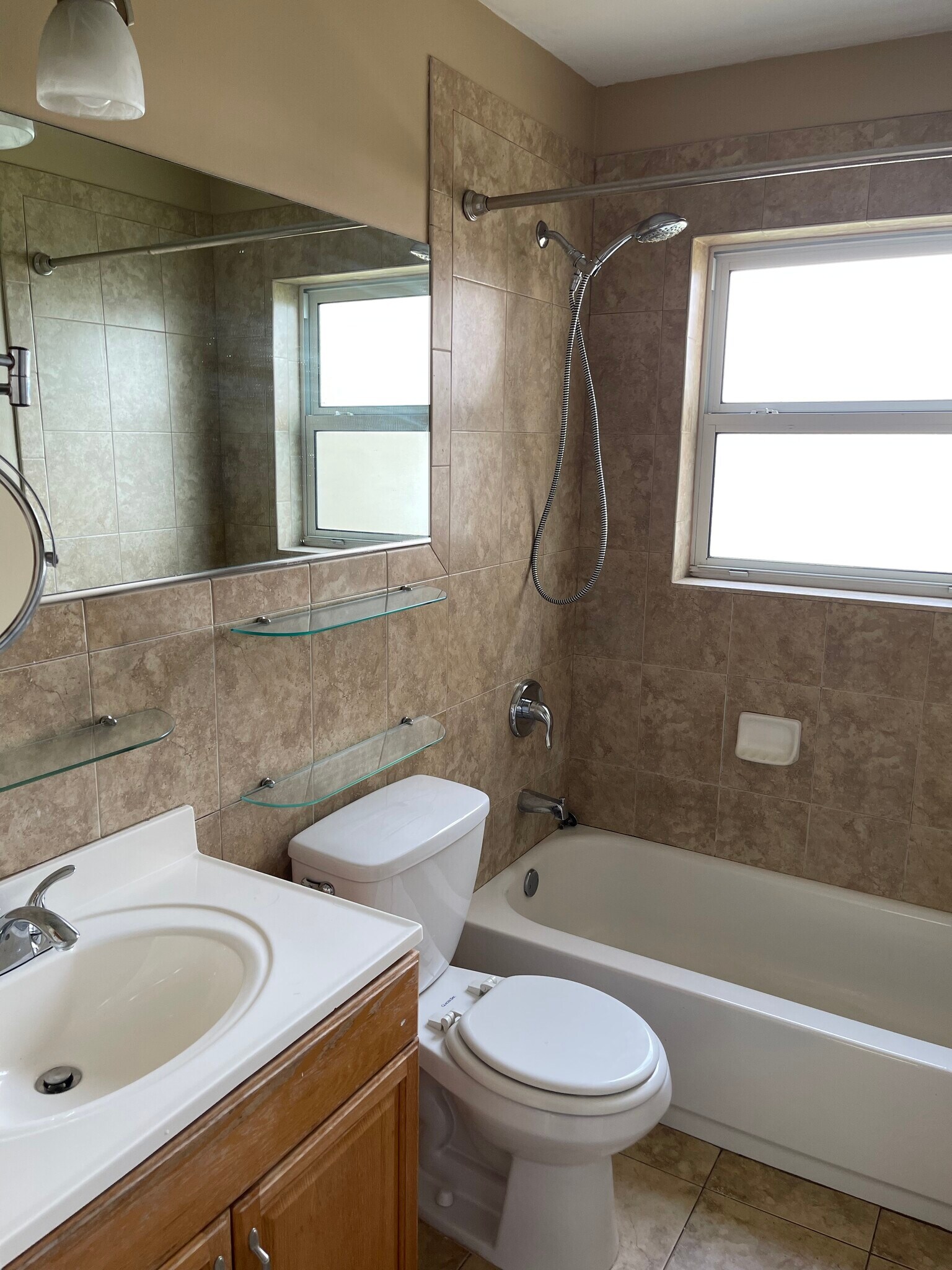 Master Bath - 941 Crystal Lake Dr