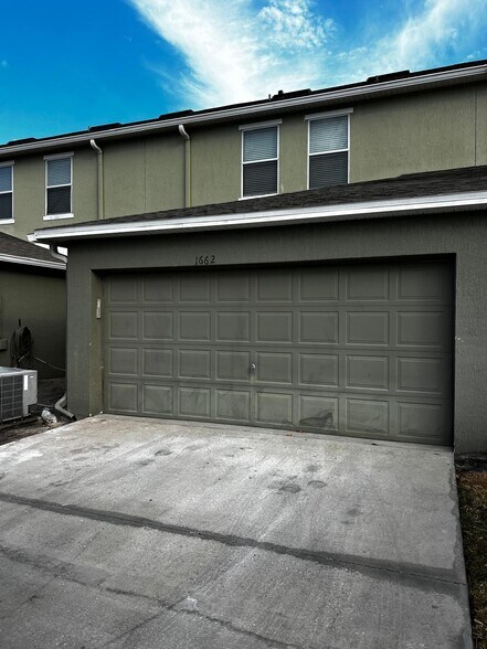 Rear side garage - 1662 Buckeye Falls Way