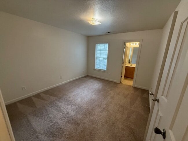 Building Photo - Carolina Forrest! 3 Bedroom / 3 Bath. Pet Friendly.