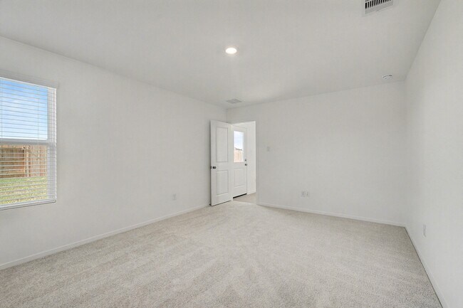 Building Photo - 6315 Linden Leaf Dr