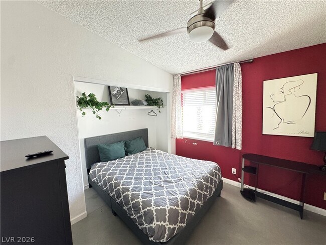 Building Photo - 7267 Sixshooter Dr