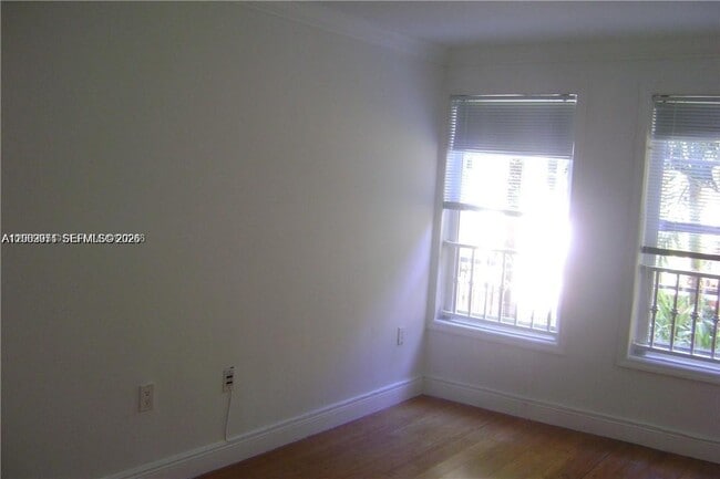 Building Photo - 4812 Pine Tree Dr