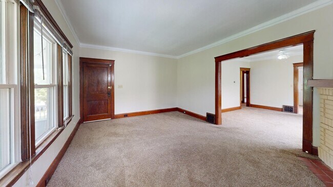Building Photo - 1285 Cranford Ave