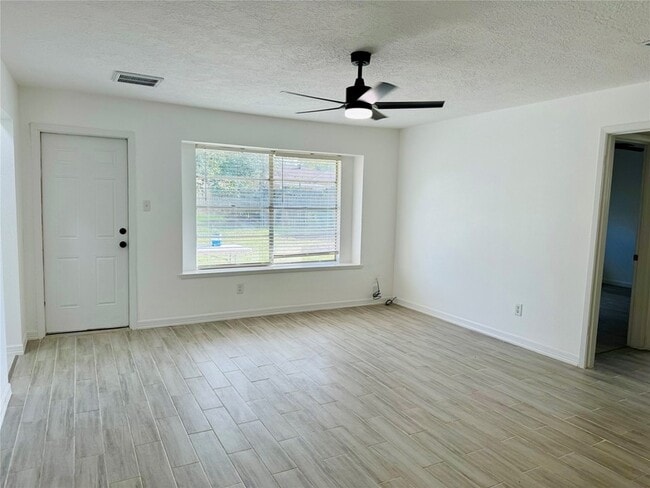 Building Photo - 4535 Reynaldo Dr