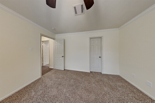 Building Photo - 7514 Dogwood Falls Rd