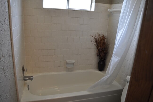 Building Photo - 22411 Merrymount Dr