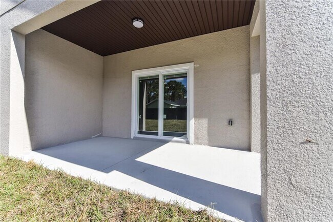 Building Photo - 19 Emmons Ln