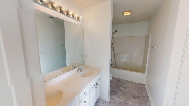 Building Photo - 1148 Academic Dr