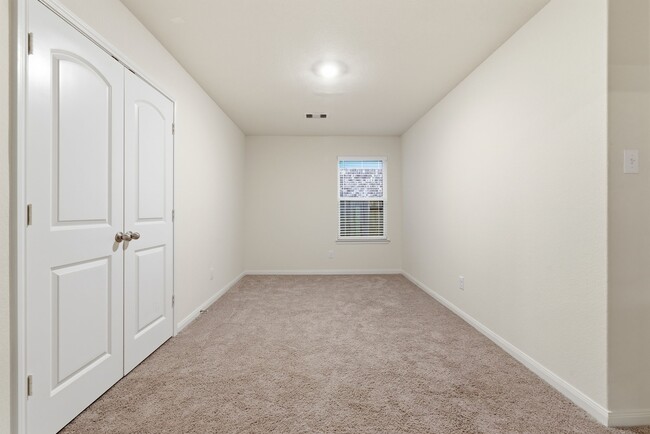 Building Photo - 345 Lone Mountain Dr