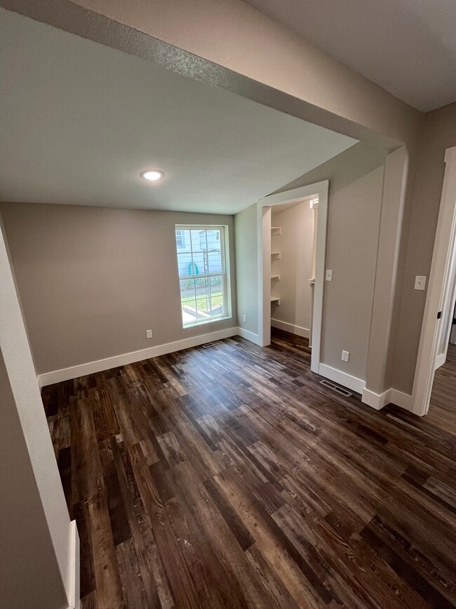 Building Photo - 415 E Jackson St