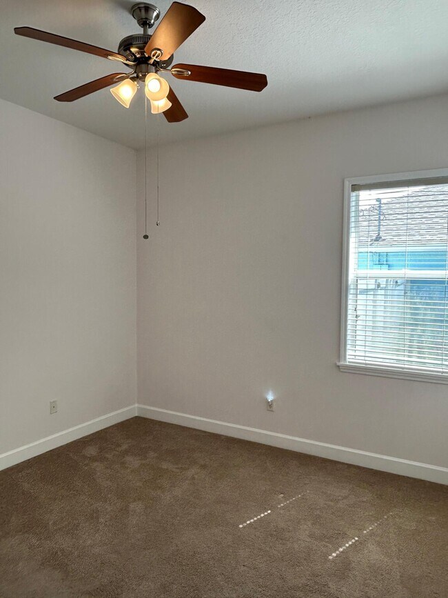 Building Photo - 1573 SW Merchant Ln