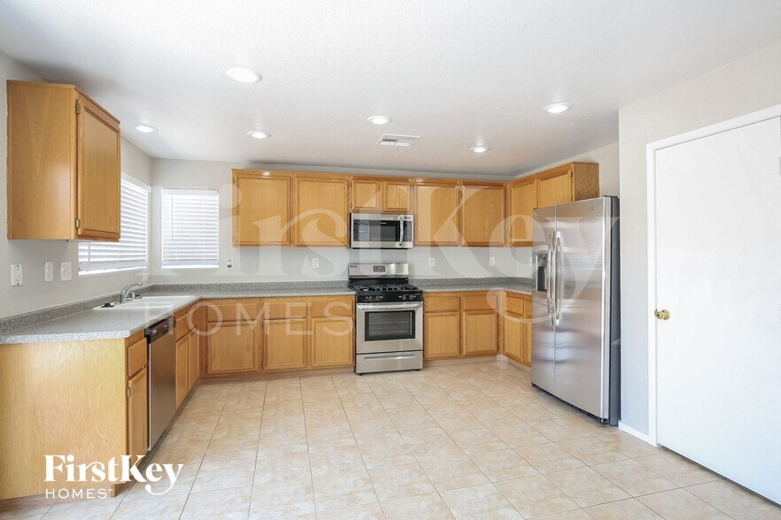 Building Photo - 3324 E Palatine Hills Ave