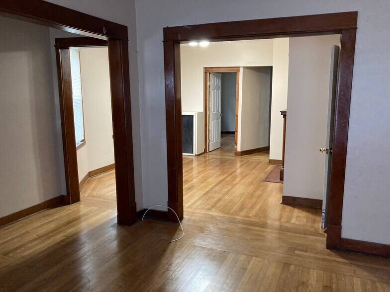 Building Photo - 444 Morris St