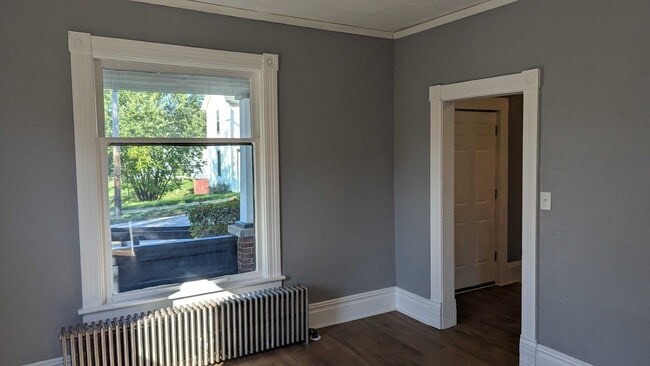 Building Photo - 305 Plummer St