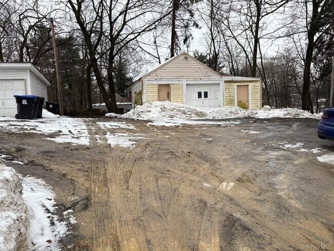 Building Photo - 40 Parker Ave