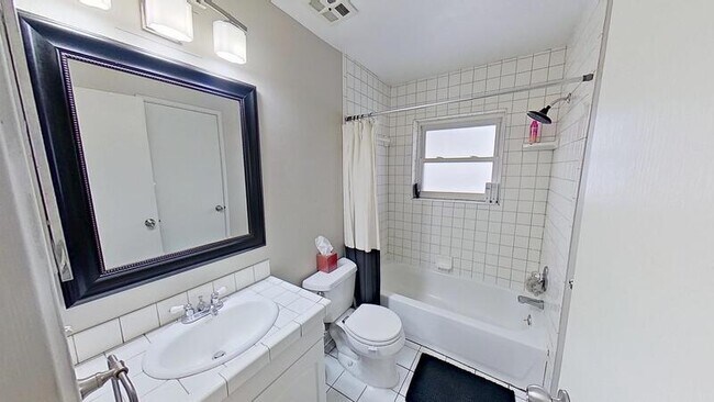 Building Photo - 6800 E Tennessee Ave