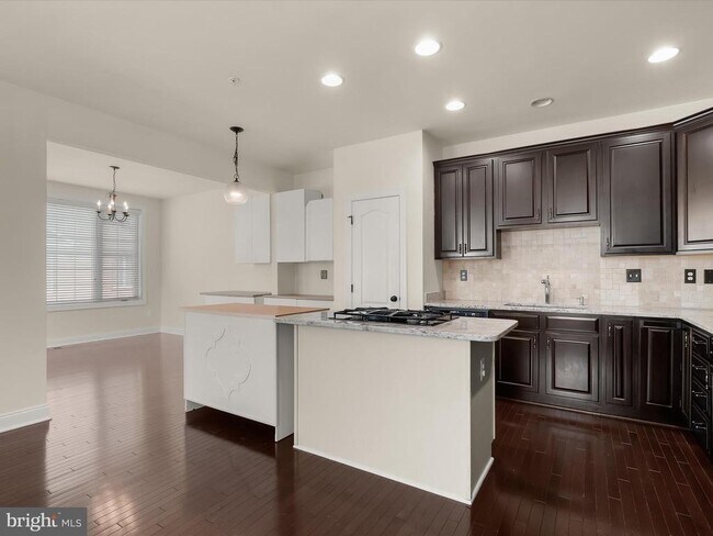 Building Photo - 7761 Crystal Brook Way
