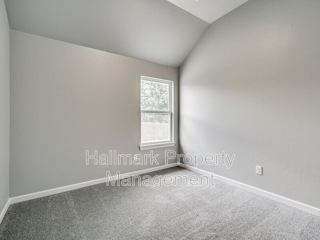 Building Photo - 1007 Magnolia Dr