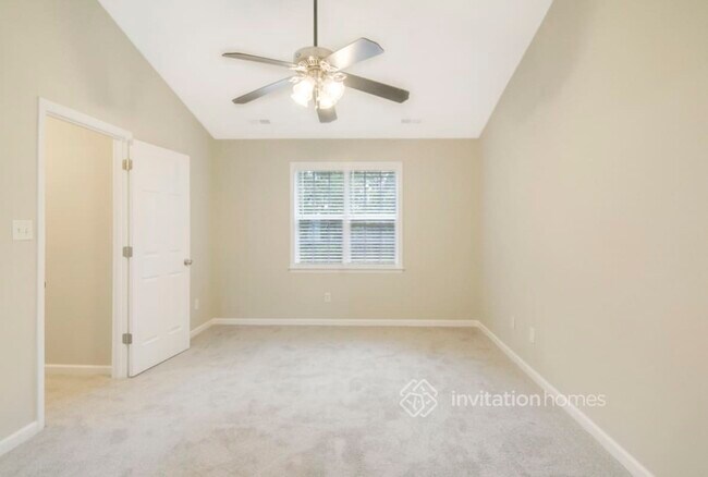 Building Photo - 6900 Longridge Dr