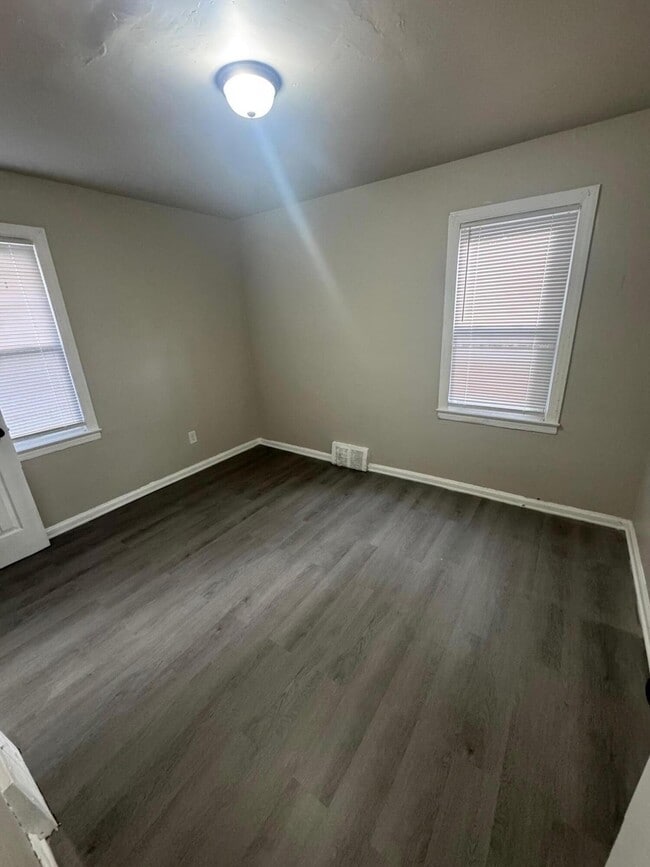 Building Photo - 14854 Ohio St