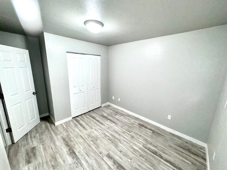 Building Photo - 63671 Harriet Rd