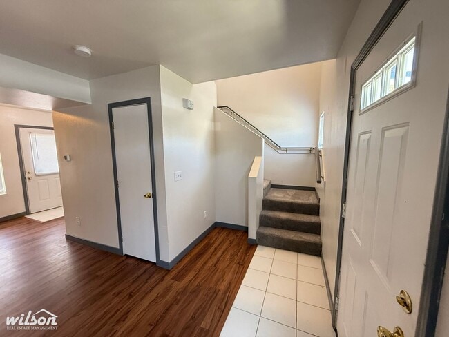 Building Photo - Modern Townhouse Living – 3 Beds, 2.5 Bath...
