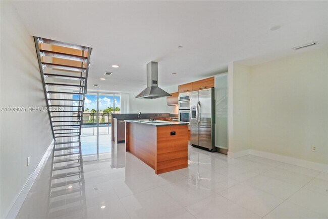 Building Photo - 2950 NE 188th St