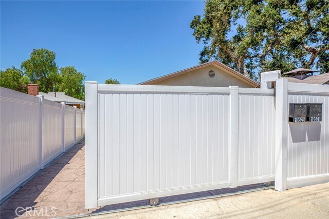 Building Photo - 10531 Greenburn Ave