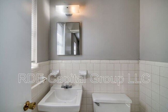 Building Photo - 502 Brown St