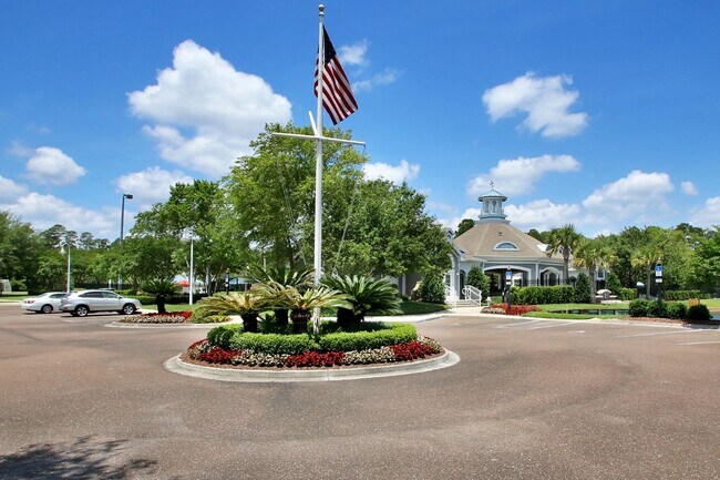 Building Photo - Lake  & Golf Course View Home in North Hampton